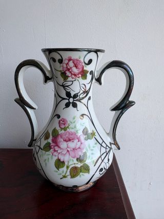 Jarrón porcelana flores rosas
