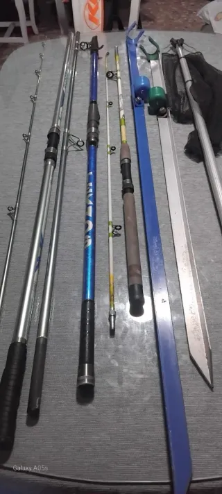 Lote pesca mar cañas y accesorios