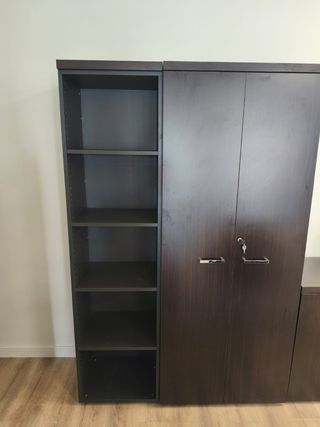 Muebles oficina mesas + estanterías blancas/negras