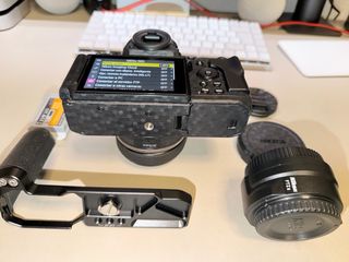 Nikon Zf Kit 40/2 SE + Grip + Batería Extra + adap