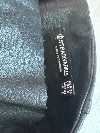 Falda efecto piel negra talla 36