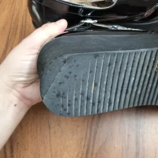 Zapatos charol negros con plataforma