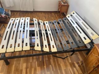 Cama articulada metálica y madera.  EN VALLADOLID