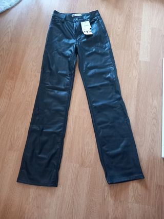 Pantalones negros polipiel Zara Talla S
