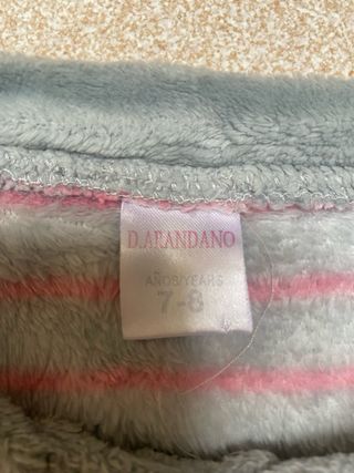 Pijama de pelo rosa y gris