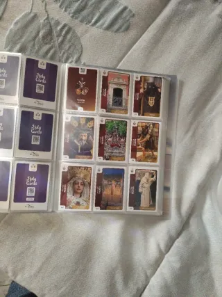 Álbum de Cromos Holy Cards, incluye cartas doradas