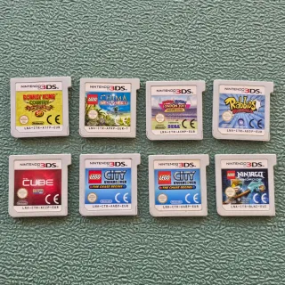 Consola 2DS + 8 juegos 3DS y funda Nintendo