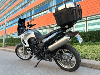 BMW GS 650F  ( 800cc )