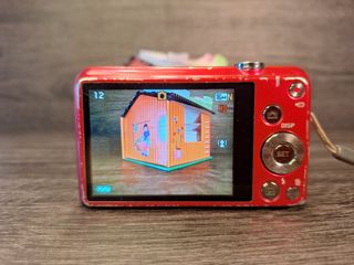 Cámara Digital Casio Exilim EX-ZS20 Roja 16.1 MP