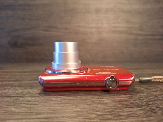 Cámara Digital Casio Exilim EX-ZS20 Roja 16.1 MP