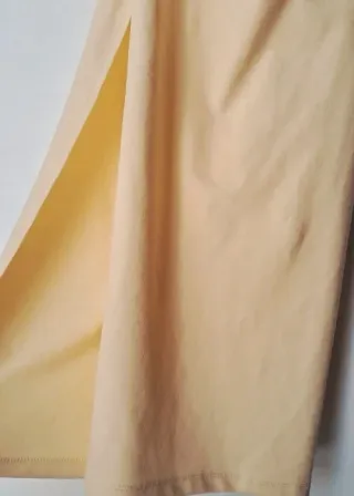 Vestido midi Zara amarillo Talla M
