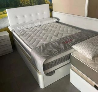 Liquidación: Camas, Colchón y mas