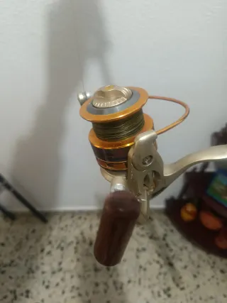 Trípode de pesca para 3 cañas, tienda y carretes