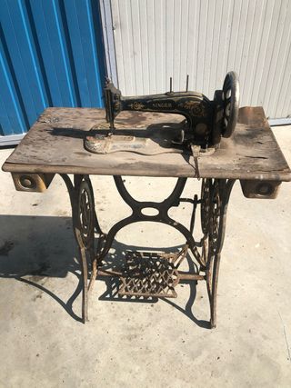 Máquina de coser Singer antigua