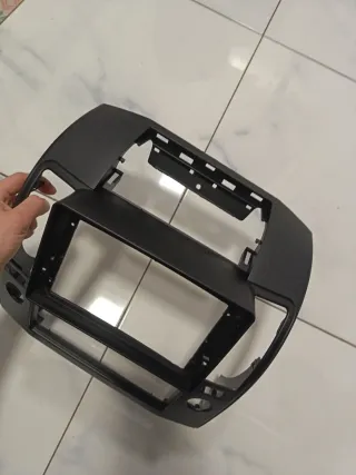 Marco Pantalla 9 Nissan Navara 06-12