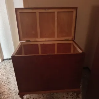 Arcón de madera antiguo