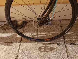 Bicicleta Gravel. On One. Planet X