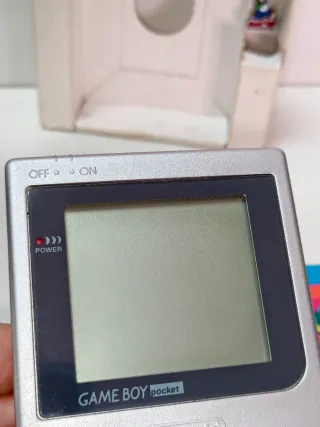 Game Boy Pocket + Super Mario Land 2