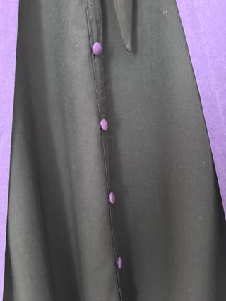 Ropa de penitente negra y morada