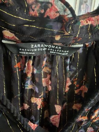 Blusa Zara Estampada con Hilos Dorados