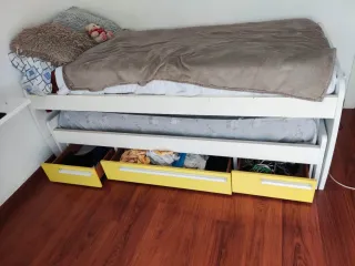 Cama nido con  colchones.