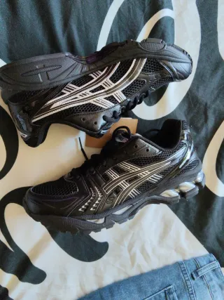 Asics Gel Kayano 14 Talla 44 Negro,SIN ESTRENAR