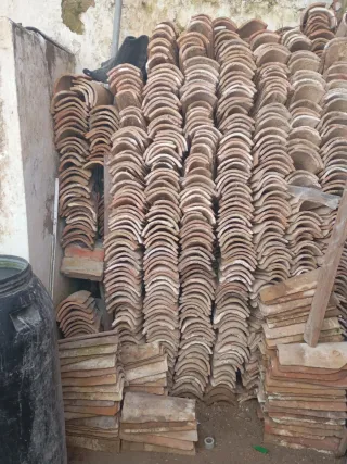 Tejas antiguas de barro