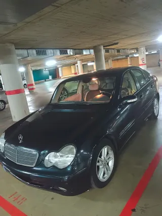 Mercedes-Benz Clase C 2004