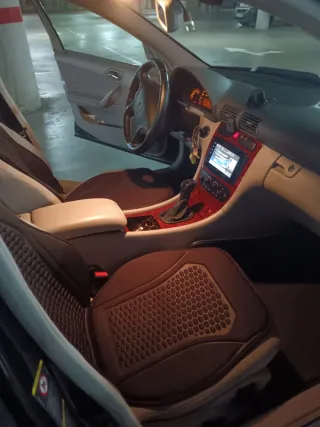 Mercedes-Benz Clase C 2004