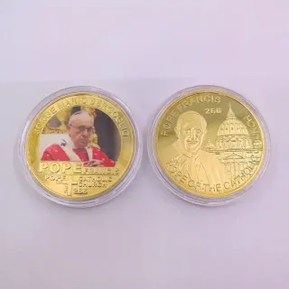 5 MONEDAS PAPA FRANCISCO BAÑADAS EN ORO