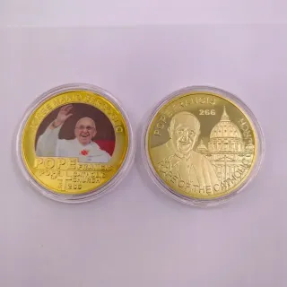 5 MONEDAS PAPA FRANCISCO BAÑADAS EN ORO