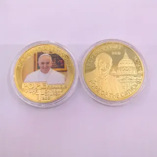 5 MONEDAS PAPA FRANCISCO BAÑADAS EN ORO