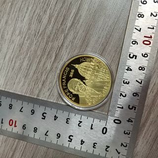 5 MONEDAS PAPA FRANCISCO BAÑADAS EN ORO