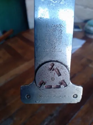 Grapadora antigua de metal