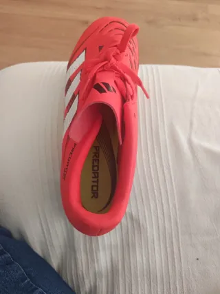 Botas de fútbol Adidas Predator multitaco 41.5