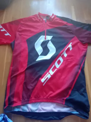 Botas de spinning y ropa ciclismo
