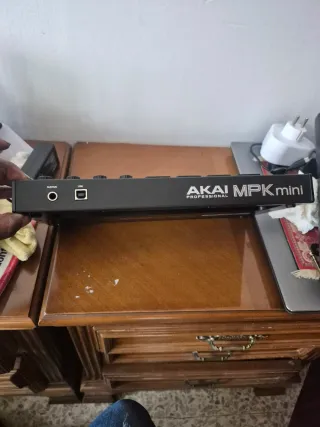 Teclado MIDI Akai MPK Mini