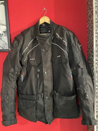 Chaqueta de moto negra