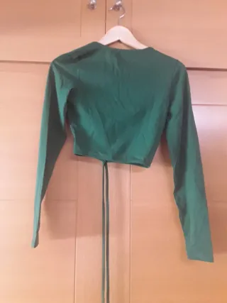 Top verde manga larga