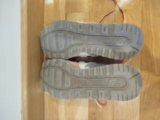 Deportivas New Balance Beige y Rosa