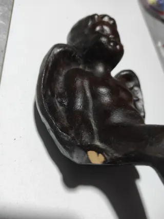 Ángel de arcilla marrón vintage