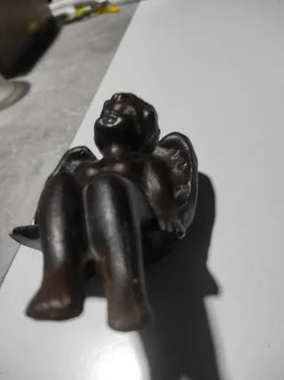 Ángel de arcilla marrón vintage