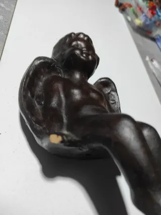 Ángel de arcilla marrón vintage