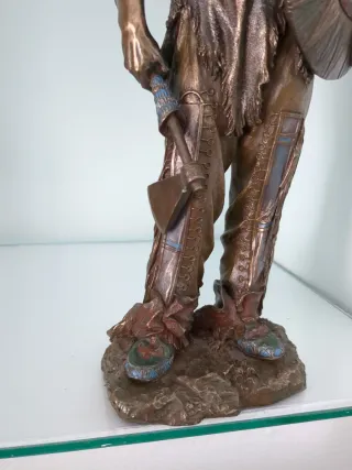 Figura Indio Americano Resina Bronce