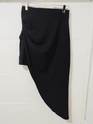 Falda Zara Asimétrica Negra