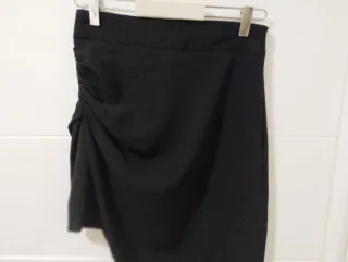 Falda Zara Asimétrica Negra