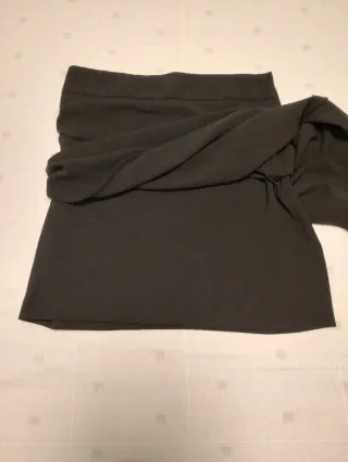 Falda Zara Asimétrica Negra