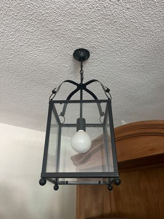 Lámpara de forja estilo farol
