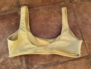 Bikini amarillo