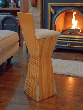 Taburete Diseño Industrial de madera y aluminio